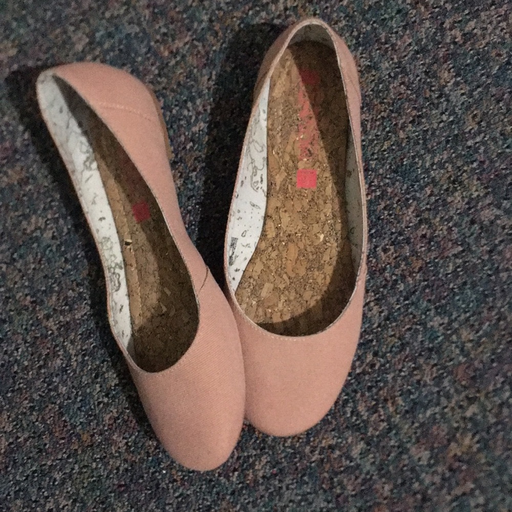Movmt shoes